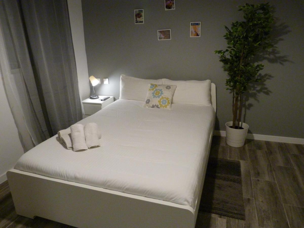 Intimo Y Acogedor "Algunos" Con Banera Hidromasaje Apartamento Valência Exterior foto